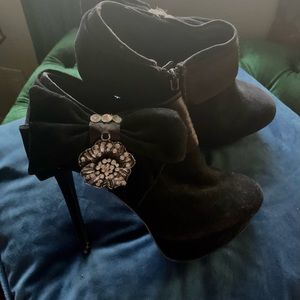 Super high and cute booties😍